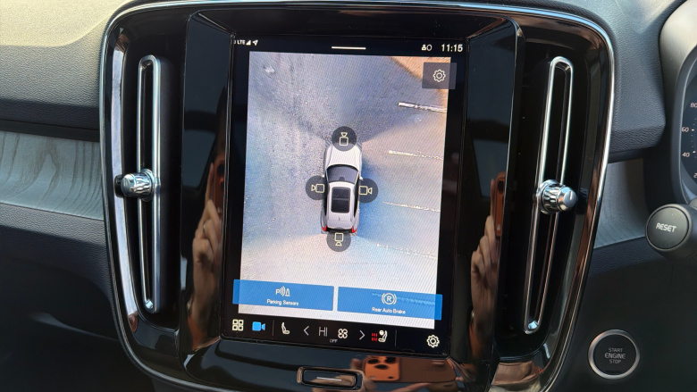 Volvo XC40 2.0 B3P Ultra Dark 5dr Auto Petrol Estate